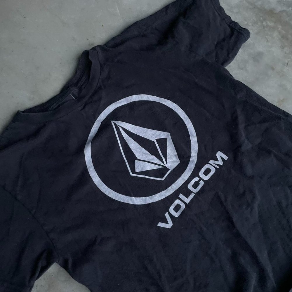 Y2K / Vintage / Black Volcom Tee-Shirt